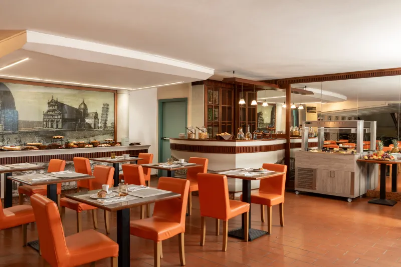 Ampia sala colazioni con buffet e sedute moderne, ideale per soggiorni leisure e business a Pisa - Hotel La Pace, BZAR hotels a Pisa