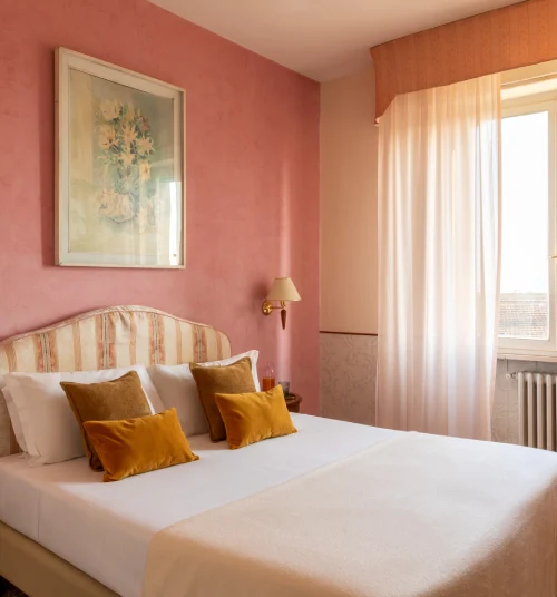Standard double room with elegant furnishings and cozy atmosphere, perfect for stays in Pisa - Hotel La Pace, BZAR hotels in Pisa